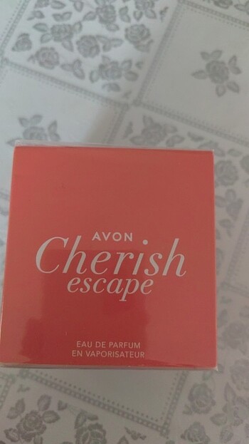 Avon bayan parfümü 50 ml Cherish. ESCAPE