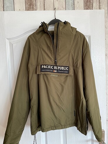 Pull & Bear kangaroo mont