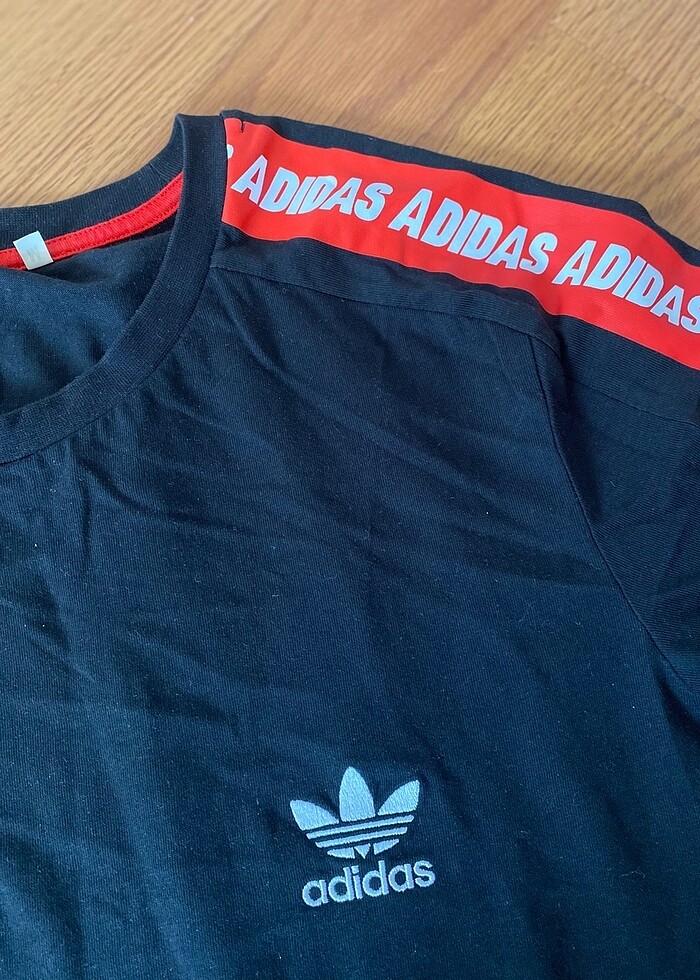 Adidas  kol baskılı tişört - Görsel 2