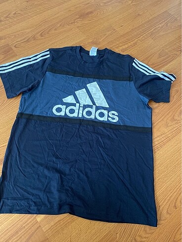 Adidas tişört
