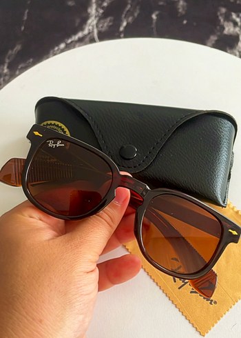 Beden Kahverengi Ray-Ban Klasik Gözlük