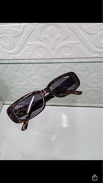 Prada leopar desenli güneş gözlüğü