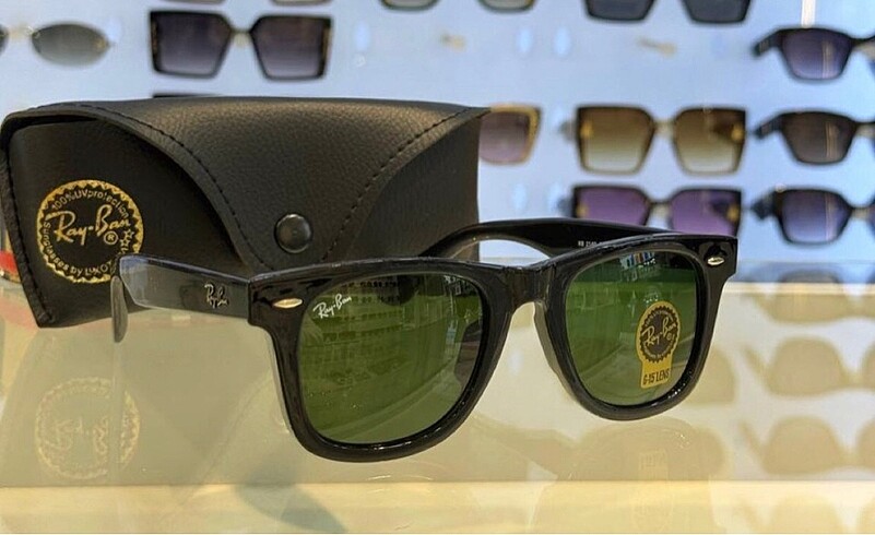 Rayban siyah parlak yeşil cam wayfere güneş gözlüğü