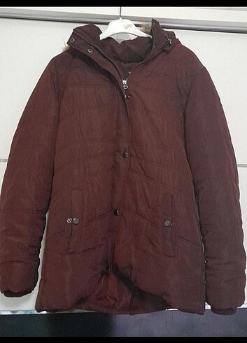 LC Waikiki Bordo renk kapsonlu mont