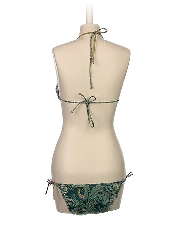 36 Beden Trendyol & Milla Bikini %70 İndirimli.