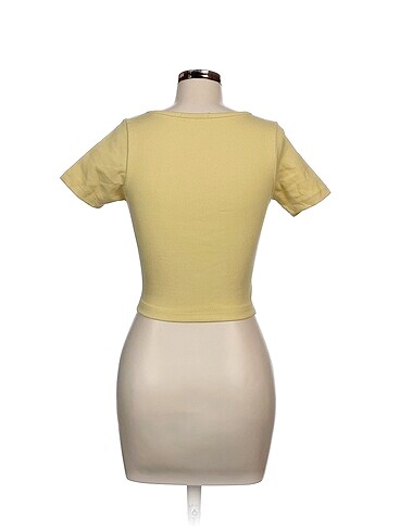 Stradivarius T-shirt %70 İndirimli. - Görsel 3