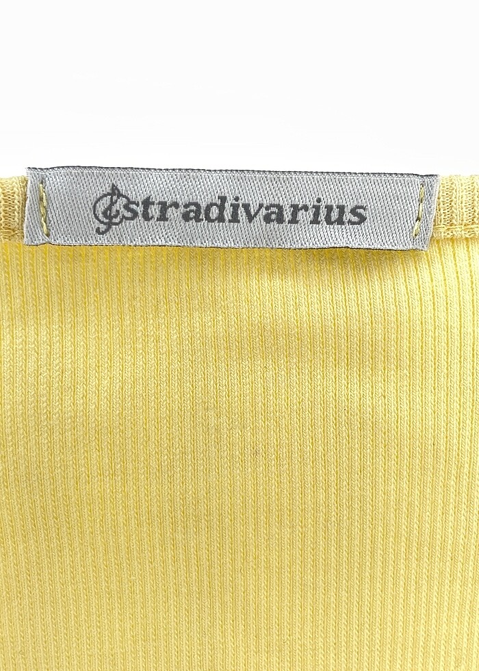 Stradivarius T-shirt %70 İndirimli. - Görsel 4