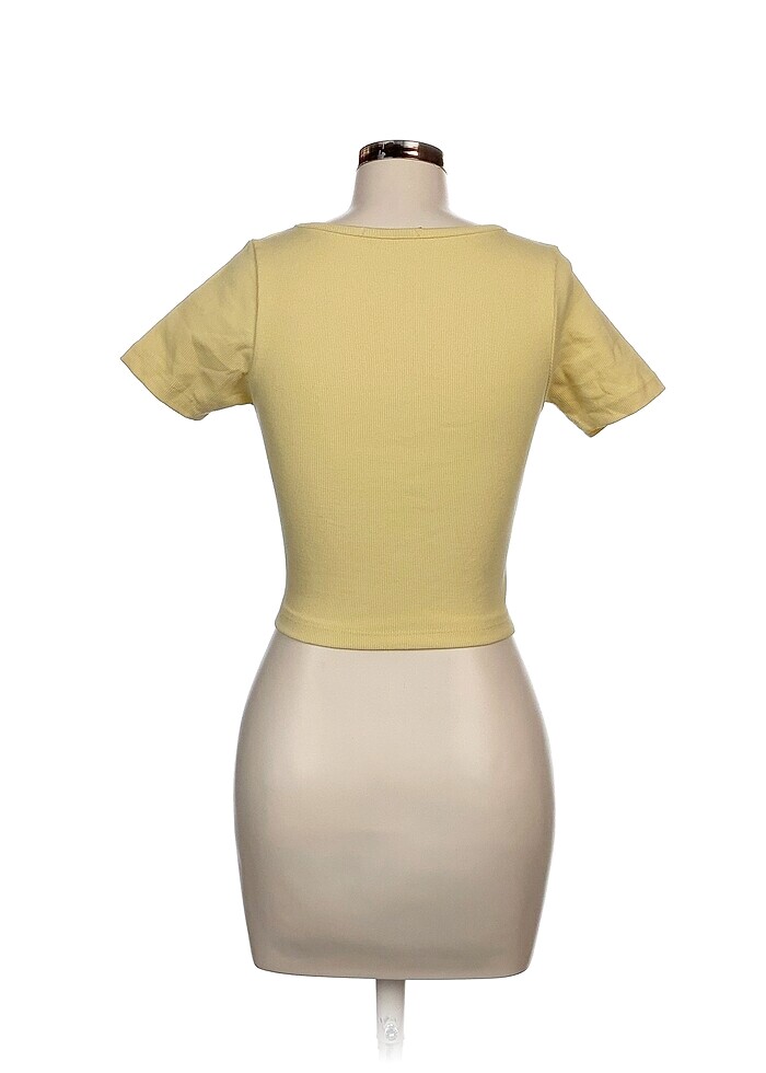 Stradivarius T-shirt %70 İndirimli. - Görsel 3