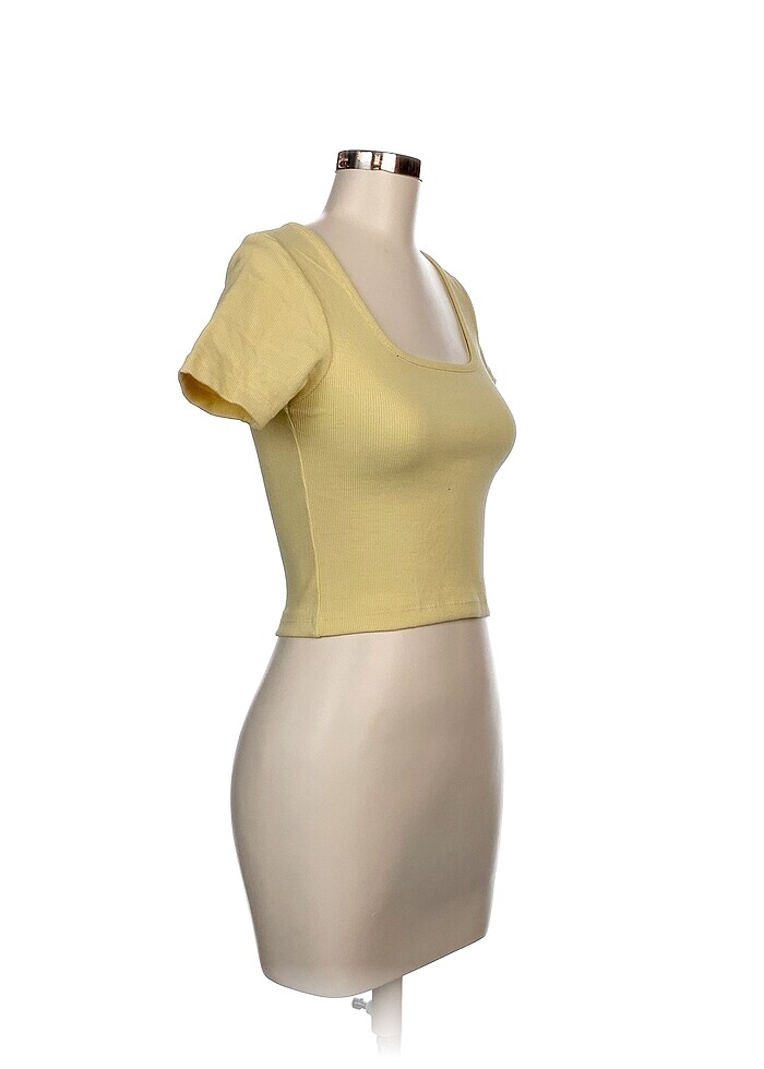 Stradivarius T-shirt %70 İndirimli. - Görsel 2