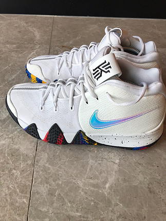 42 Beden Kyrie Irving nike beyaz basketbol ayakkabısı