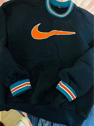 Nike sweatshirt