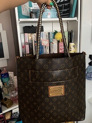 Louis Vuitton Çok şık geniş çanta