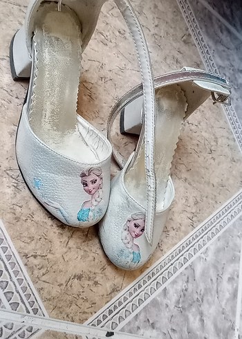 Beyaz Baskılı Tokalı Babet