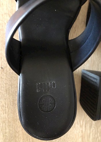 Siyah Platform Topuklu Kadın Terlik - Görsel 3