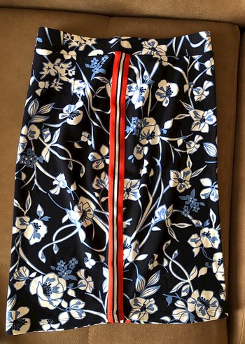 Mavi Çiçek Desenli Dar Kesim Midi Etek - Görsel 5