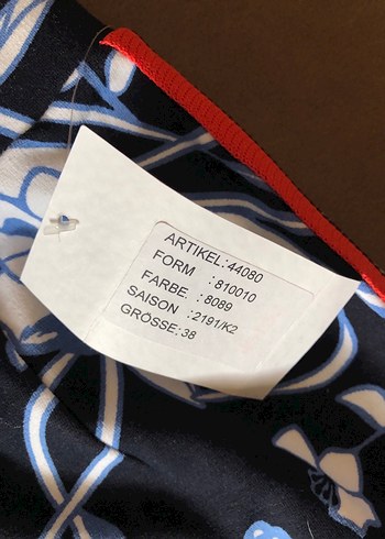 Mavi Çiçek Desenli Dar Kesim Midi Etek - Görsel 4