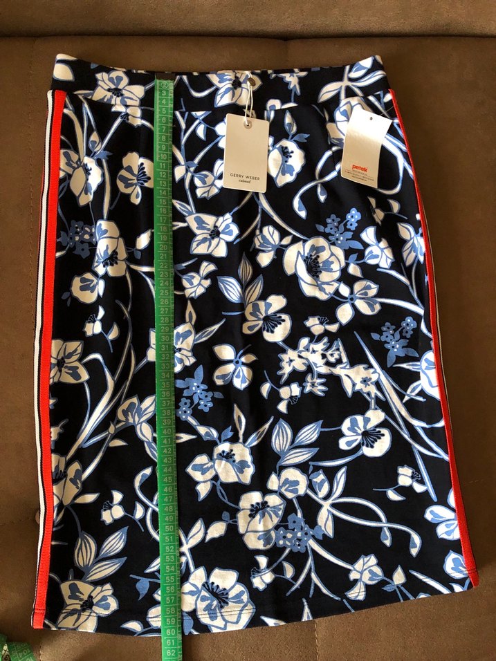 Mavi Çiçek Desenli Dar Kesim Midi Etek - Görsel 3