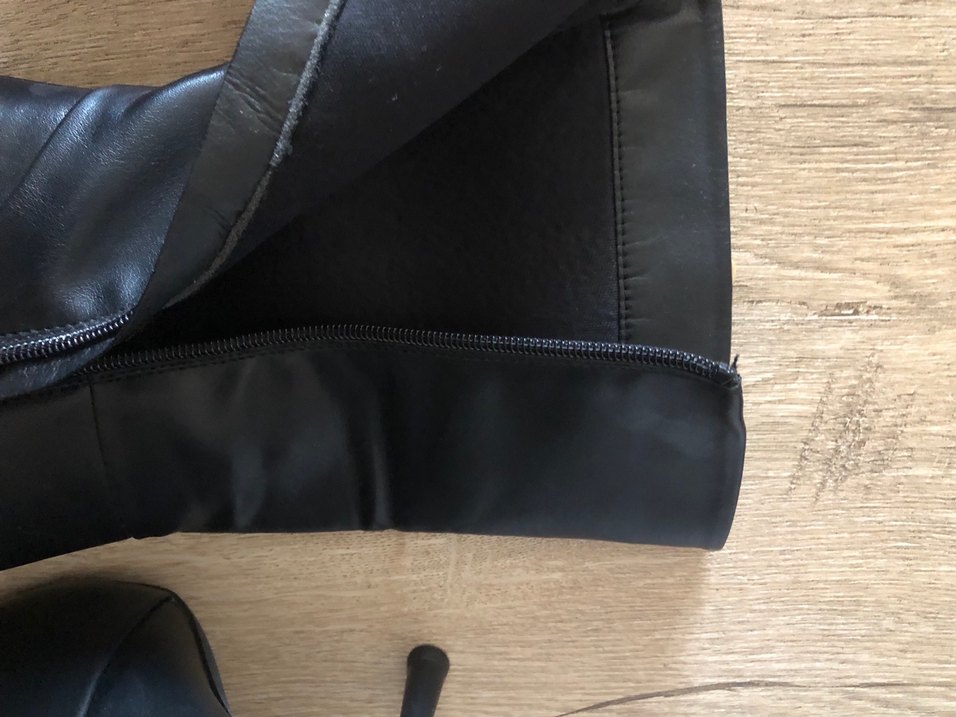 Siyah Deri Tokalı İnce Topuklu Kadın Çizme - Görsel 3