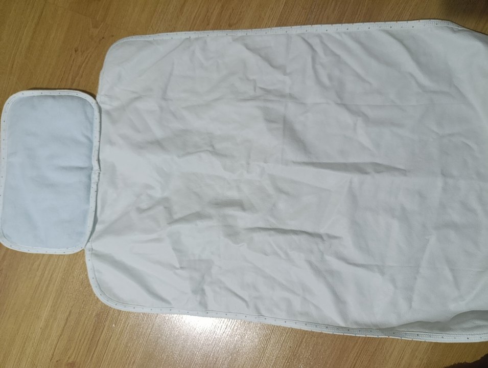 Beyaz Bebek Önlüğü - Görsel 2