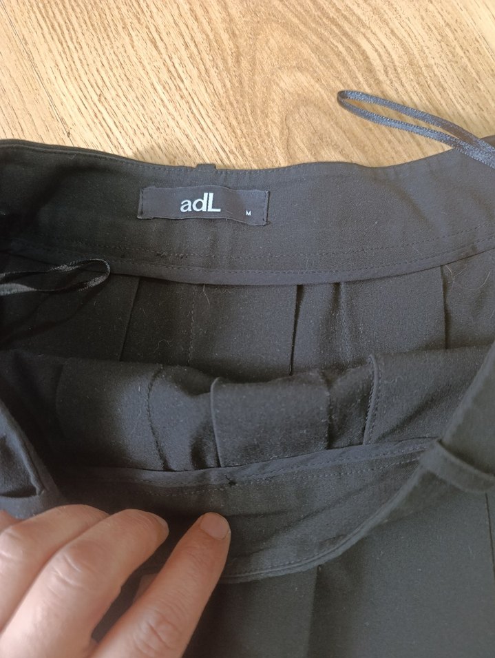 Siyah Pilili Midi Hamile Eteği - Görsel 3