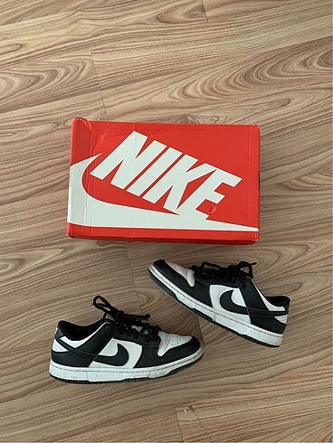 Nike Dunk Low Panda