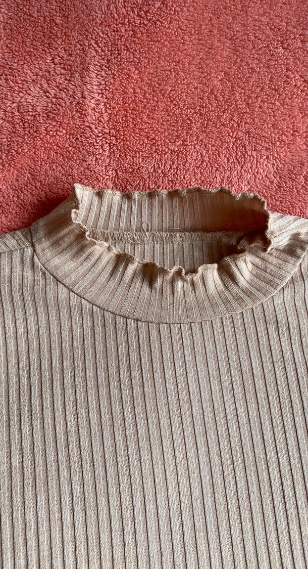 Bej Kadın Uzun Kollu Fırfırlı Triko - Görsel 3