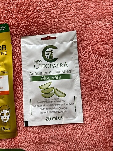 Beden Renk Çeşitli maskeler ve yeşim taşı roller