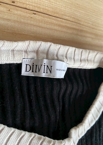Dilvin Dikişsiz Siyah Yüksek Yakalı Crop Top