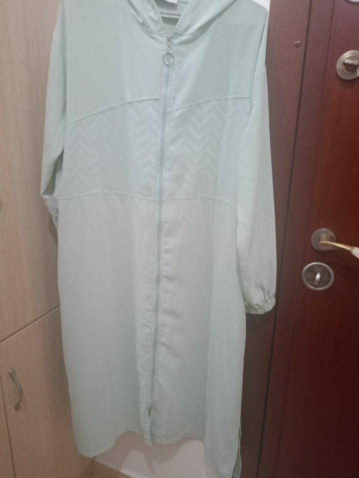 şeffaf sentetik kumaş dış giyim - Görsel 2