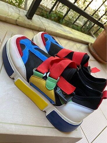 38 Beden çeşitli Renk Renkli Değişik Spor Ayakkabı