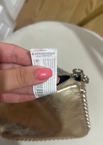 Stradivarius Zincir Detaylı Parlak Altın Deri Çapraz Çanta
