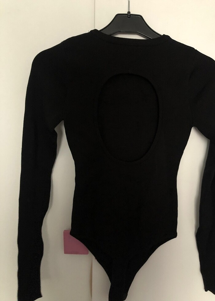 Bershka siyah çıtçıtlı üst - Görsel 4