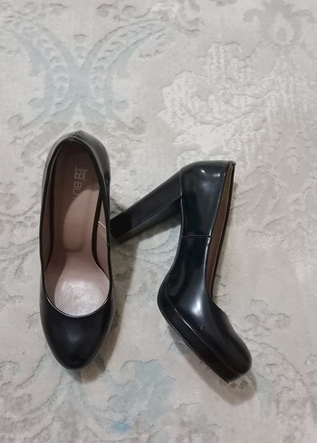 Siyah Parlak Kadın Topuklu Stiletto