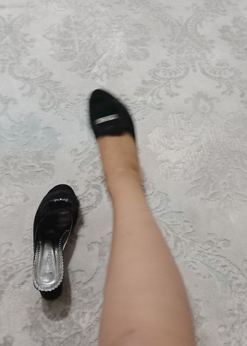 Diğer Siyah Kürklü Topuklu Kadın Ayakkabı