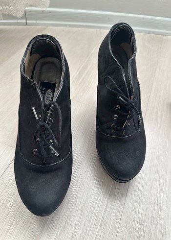 Siyah Bağcıklı Süet Platform Topuklu Bot - Görsel 4