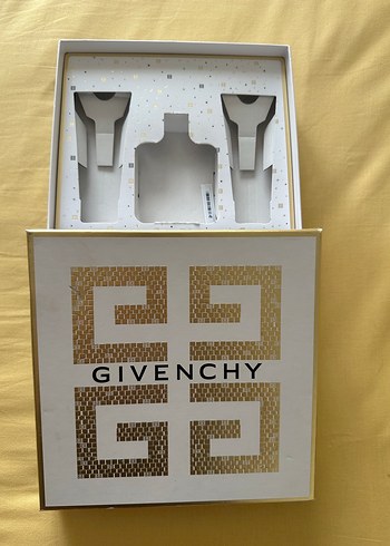 GIVENCHY Givenchy Kadın Parfümü seti kutusu