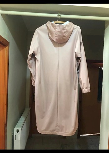 Düğmeli Bej Uzun Kadın Yağmurluk - Görsel 2