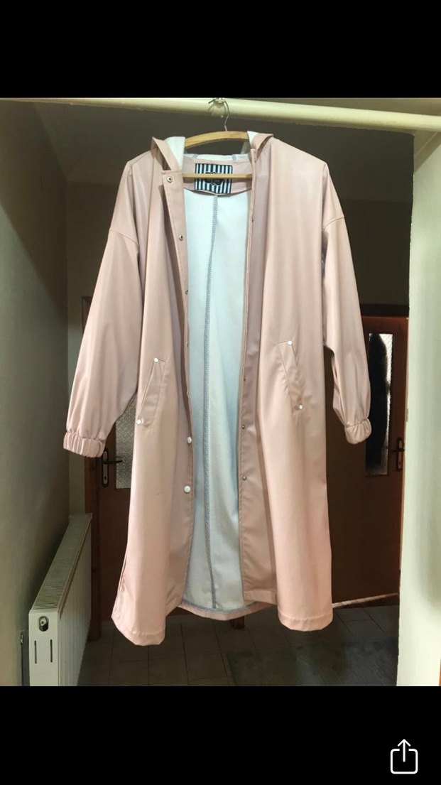 Düğmeli Bej Uzun Kadın Yağmurluk - Görsel 3