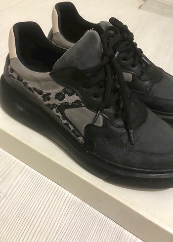 Siyah Gri Bağcıklı Kadın Spor Ayakkabı - Görsel 3