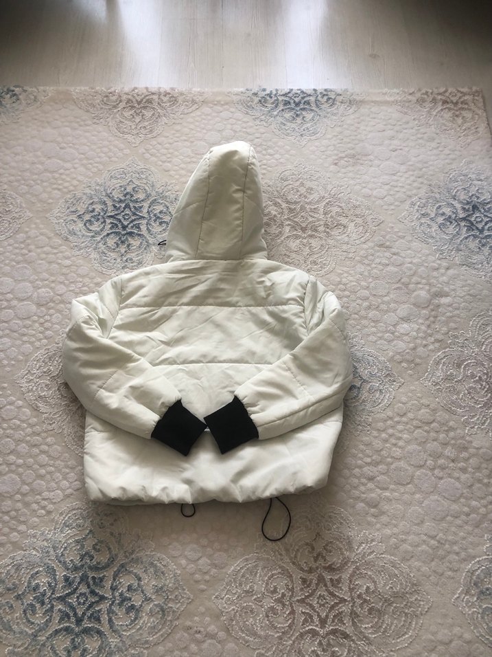 Kadın krem Kapüşonlu Düğmeli Kış Ceketi - Görsel 2
