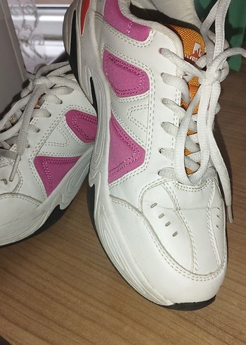 Pembe Detaylı Bağcıklı Kadın Spor Ayakkabı