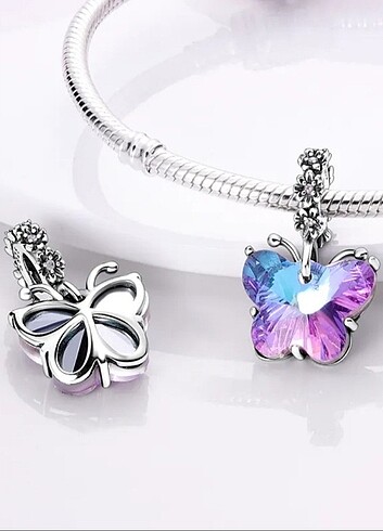 Diğer Kelebek charm