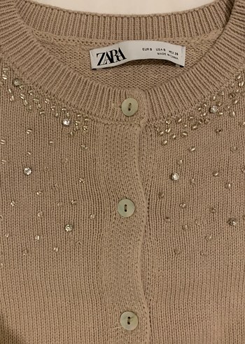 Bej Düğmeli Nakışlı Kadın Hırka - Görsel 2