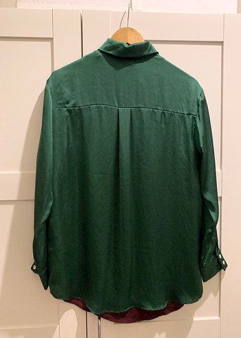 Düğmeli Yeşil Saten Kadın Gömlek - Görsel 3