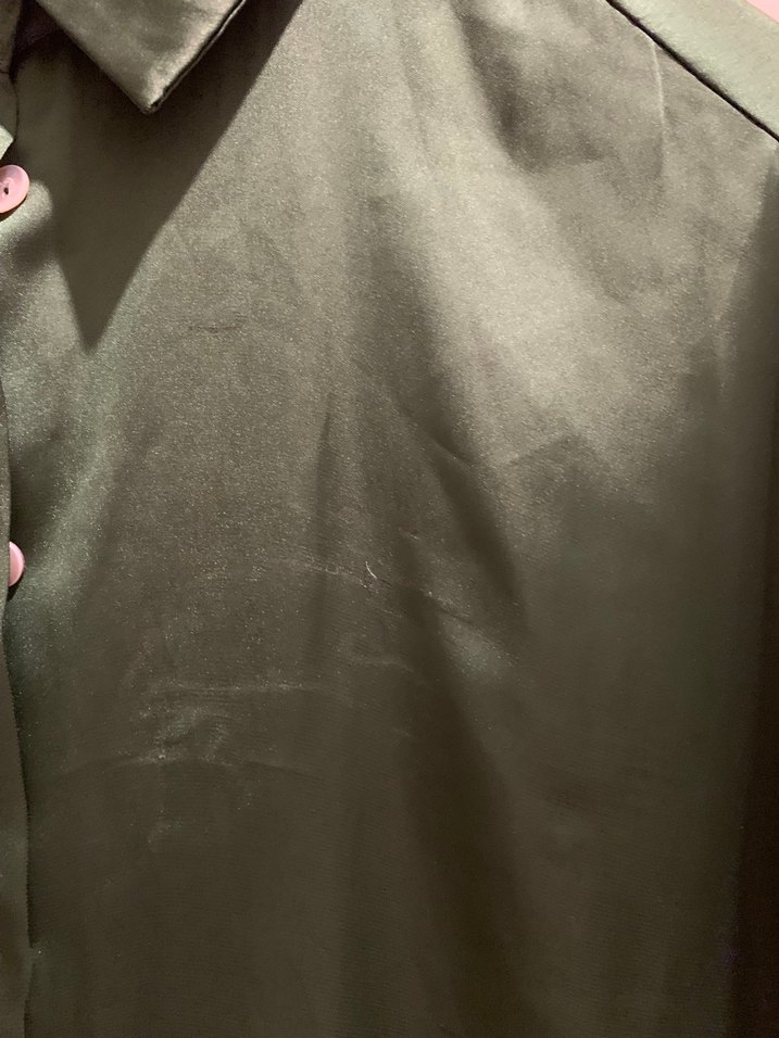 Düğmeli Yeşil Saten Kadın Gömlek - Görsel 2