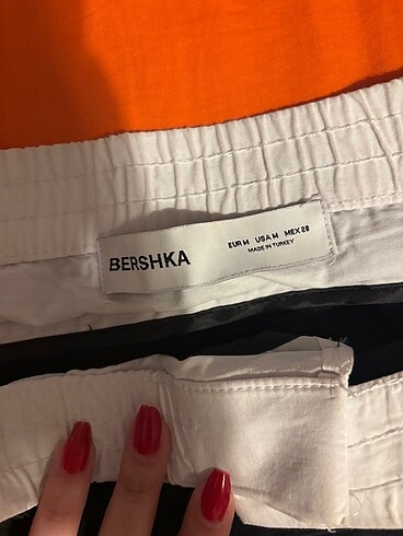 m Beden lacivert Renk bershka etek