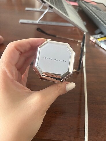 fenty butter toz pudra