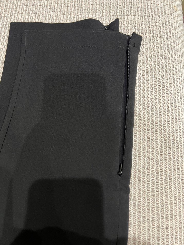 Kadın Siyah İspanyol paça paçasında fermuar detaylı kumaş pant - Görsel 2