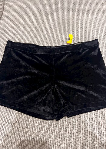 Siyah Mini kadife etiketli şort - Görsel 2