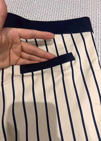 Lacivert Çizgili Pilili krem Midi Kalem Etek - Görsel 2